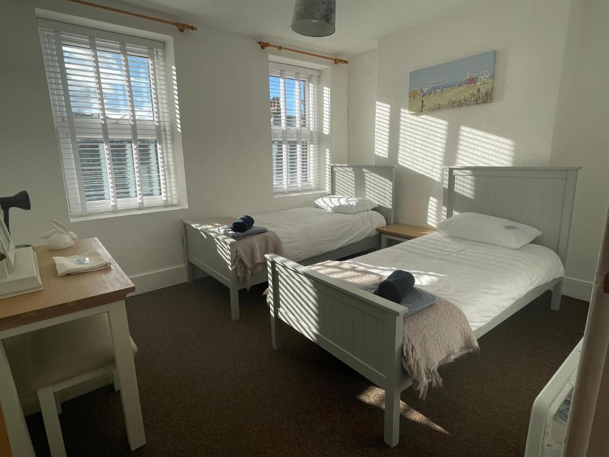 Triple Deck - 2mins From Harbour *
